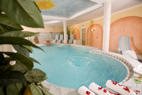 Πισίνα στο ή κοντά στο Gräfliches Hotel Alte Post