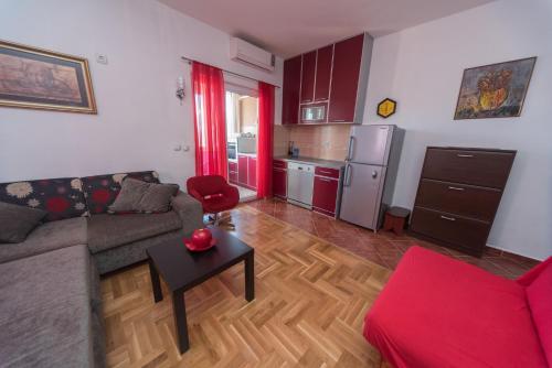 Kuchyň nebo kuchyňský kout v ubytování Apartmani Jazz Aleksandra