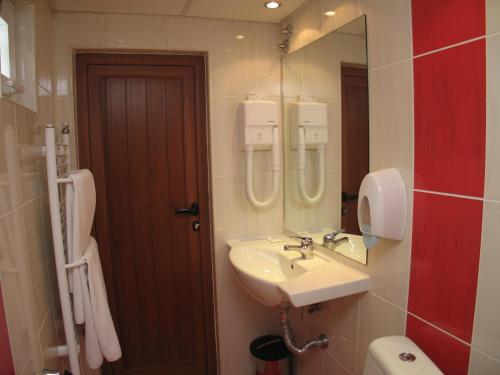 Koupelna v ubytování Family Hotel Yagoda88