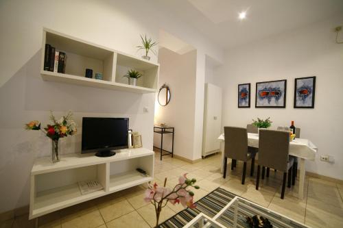 Victoria de Alba House