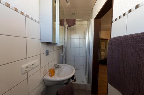 Ванна кімната в Dreimäderlhaus - Das vegetarische Boutique Hotel