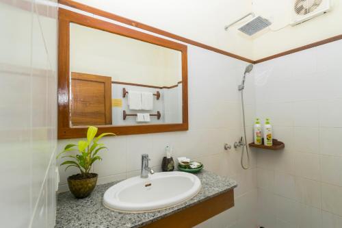 Bagan Empress Hotel tesisinde bir banyo