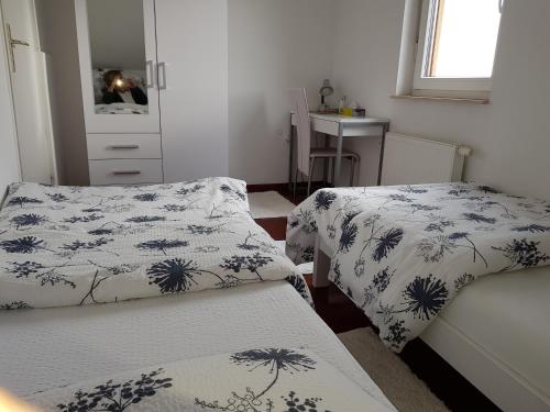 Lova arba lovos apgyvendinimo įstaigoje Apartman Maksimir Lux Zagreb-145m2