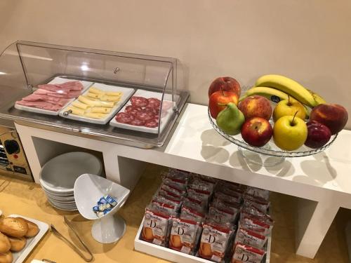 ホテルの敷地内または近くでの食事または食べ物