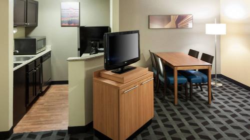 TownePlace Suites Dallas Arlington North Image