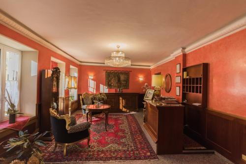 A seating area at Hotel & Residence Corona Grossa Balangero