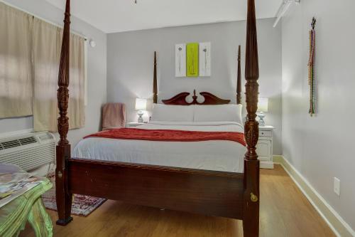 Ένα ή περισσότερα κρεβάτια σε δωμάτιο στο Rathbone Mansions New Orleans