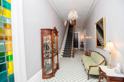 Rathbone Mansions New Orleans Image