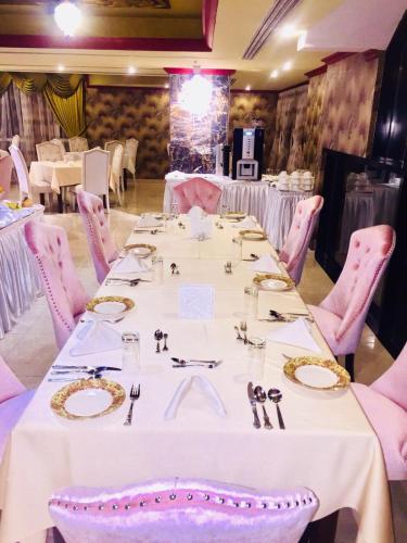 En restaurant eller et andet spisested på One to One