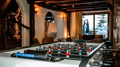 Biliár nebo kulečník v ubytování Hotel & Spa Merilys