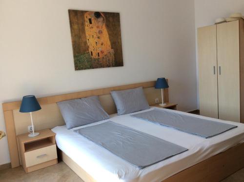 A bed or beds in a room at RICHTIGER ORT FÜR EINEN TRAUMURLAUB!
