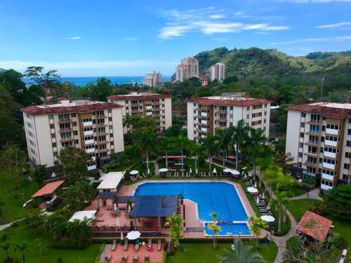 Bazén v ubytování Jaco Beach Penthouse nebo v jeho okolí