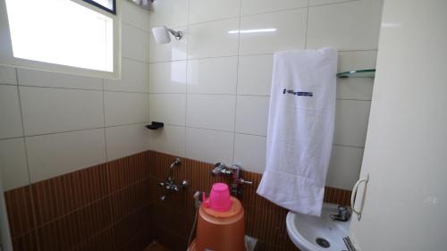 Koupelna v ubytování Hotel I-Way Residency Perungudi