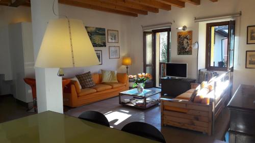 Гостиная зона в Appartamento vicinanze Vittoriale - Gardone Riviera