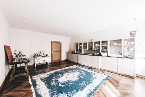 Una cocina o cocineta en Angermühle Landgasthof