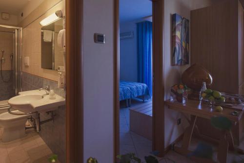 Koupelna v ubytování Avantgarde Hotel