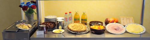 Makanan di atau berdekatan hotel