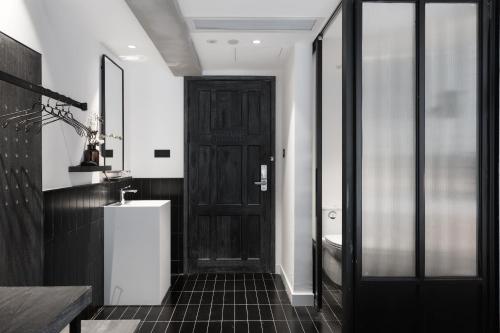 Una cocina o zona de cocina en Xu Li Traveling Hotel Chengdu T aikoo Li Chunxi Road Branch