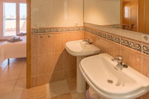 A bathroom at Villa Chris, best area of Calpe - by Holiday Rentals Villamar