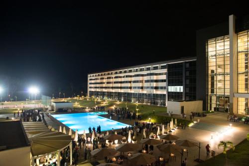 View ng pool sa Grand Hotel Djibloho o sa malapit