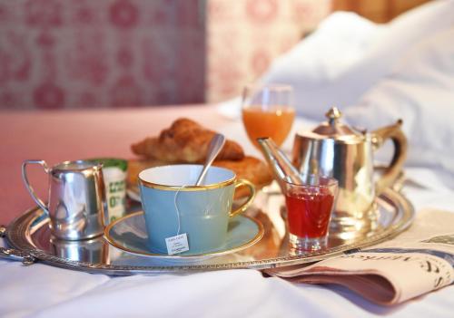 Jídlo v hotelu nebo okolí