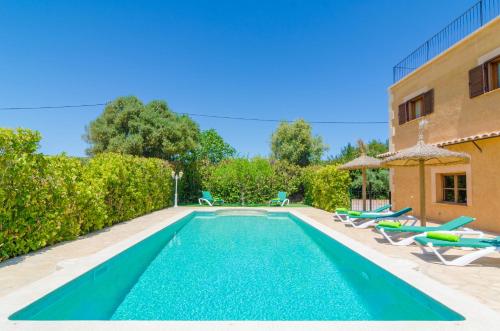 Piscina en o búsqueda de Sa Cova (Cova De Rotana)