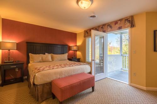 A bed or beds in a room at Vacation Village in the Berkshires