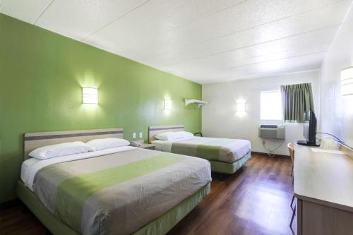 Ένα ή περισσότερα κρεβάτια σε δωμάτιο στο Motel 6-Portland, ME