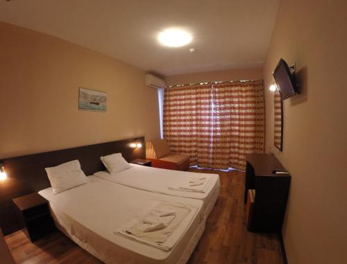 Легло или легла в стая в Хотел Бисер - Безплатен паркинг и безплатен достъп до басейн