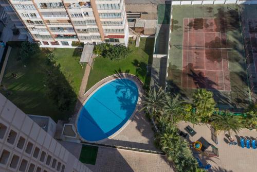 Vista de la piscina de Apartamento turístico La Nena Planta 18 - Gestaltur o alrededores