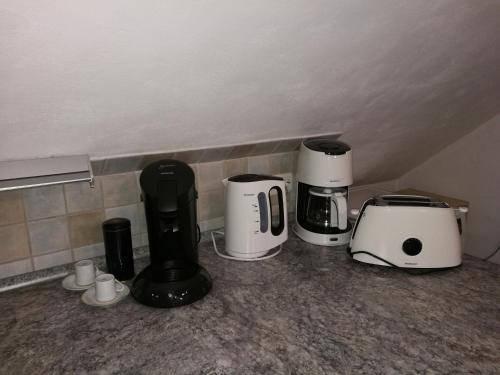 Kemudahan buat kopi dan teh di Ferienwohnung Edda