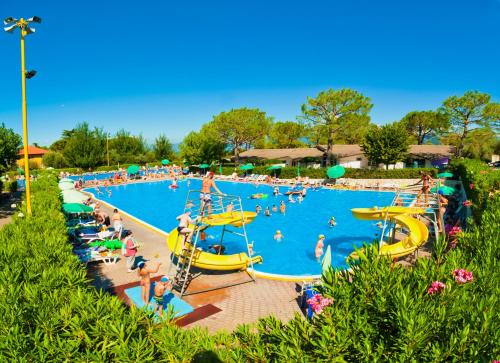 Bazen v nastanitvi oz. blizu nastanitve Camping Cisano - San Vito