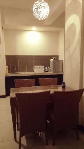 Η κουζίνα ή μικρή κουζίνα στο CT Homestay at Lagoon Park Resort
