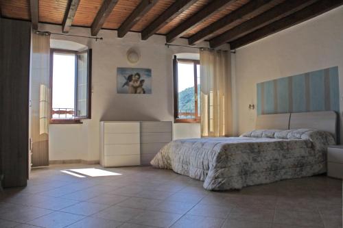 Afbeelding uit fotogalerij van Appartamenti La Tartufaia Country house pool and relax By Gardadomusmea in Tremosine Sul Garda