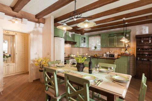 Dapur atau dapur kecil di Ferienhäuser in Makarska