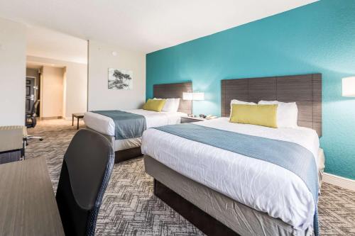 Best Western Plus Sebastian Hotel & Suitesにあるベッド