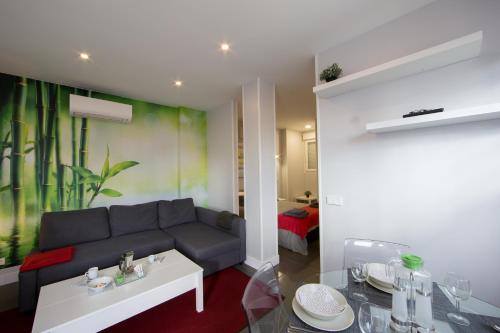 A seating area at WindRose 1