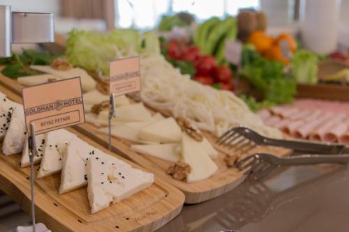 ホテルの敷地内または近くでの食事または食べ物