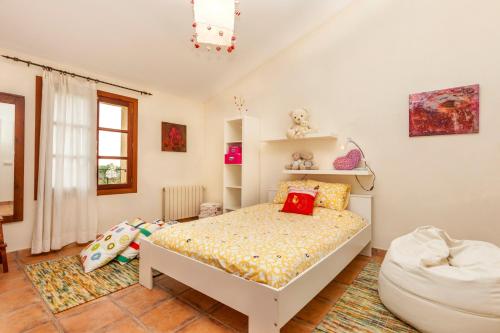 Katil atau katil-katil dalam bilik di 151 Villa Es Triquet ET3366 by Mallorca Charme