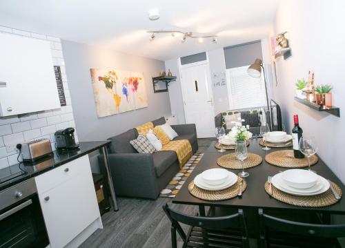 Malone Place Apartment – Photos 3