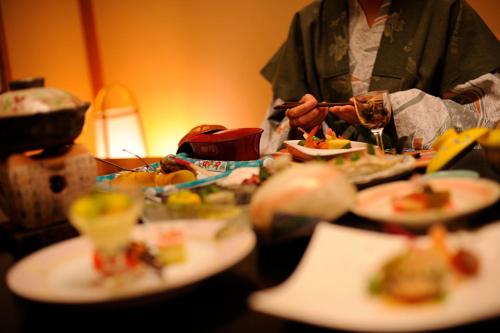 Φαγητό σε αυτό το ryokan ή κάπου εκεί κοντά
