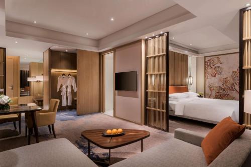 Una cama o camas en una habitación de Hyatt Regency Shanghai Wujiaochang