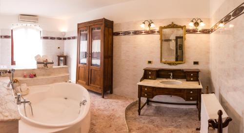 A bathroom at Villa Vittoria