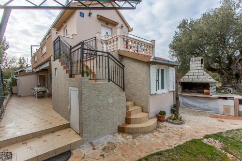 Apartmani M I R J A N A