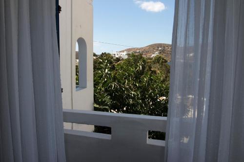 Gallery image of Armadoros Hotel / Ios Backpackers in Ios Chora