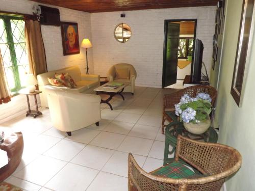 Ruang duduk di Hotel Vivenda Penedo