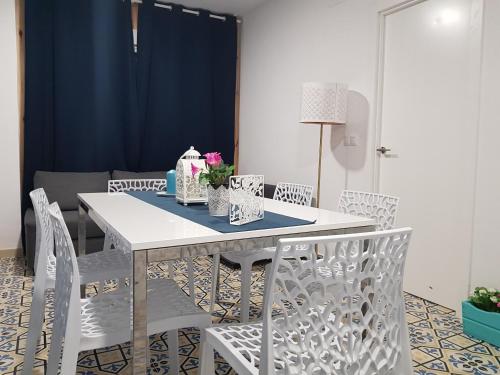 Φωτογραφία από το άλμπουμ του Apartamento 1ª linea by Hugo Beach Hotel - Mayores de 25 σε Gandía