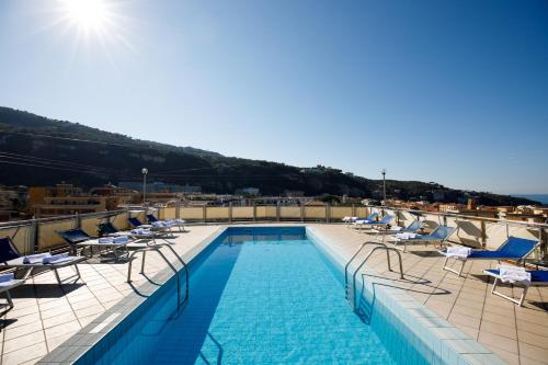 Bazén v ubytování Grand Hotel Cesare Augusto nebo v jeho okolí