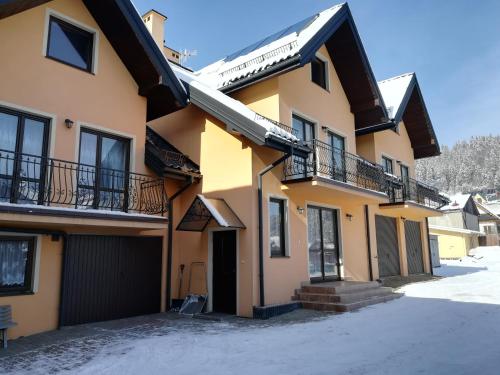 Το κτήριο όπου στεγάζεται  το δωμάτιο σε οικογενειακή κατοικία