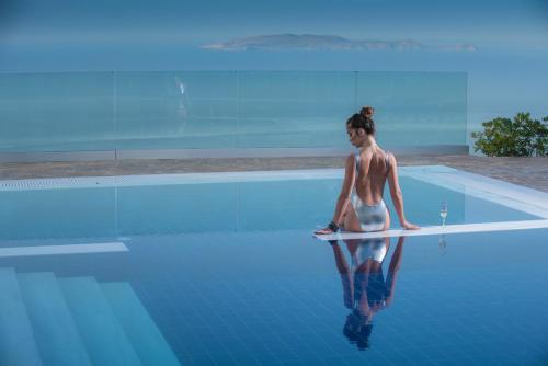 Bazén v ubytování Villa Bella Mare, Wine Dark Sea Villas nebo v jeho okolí